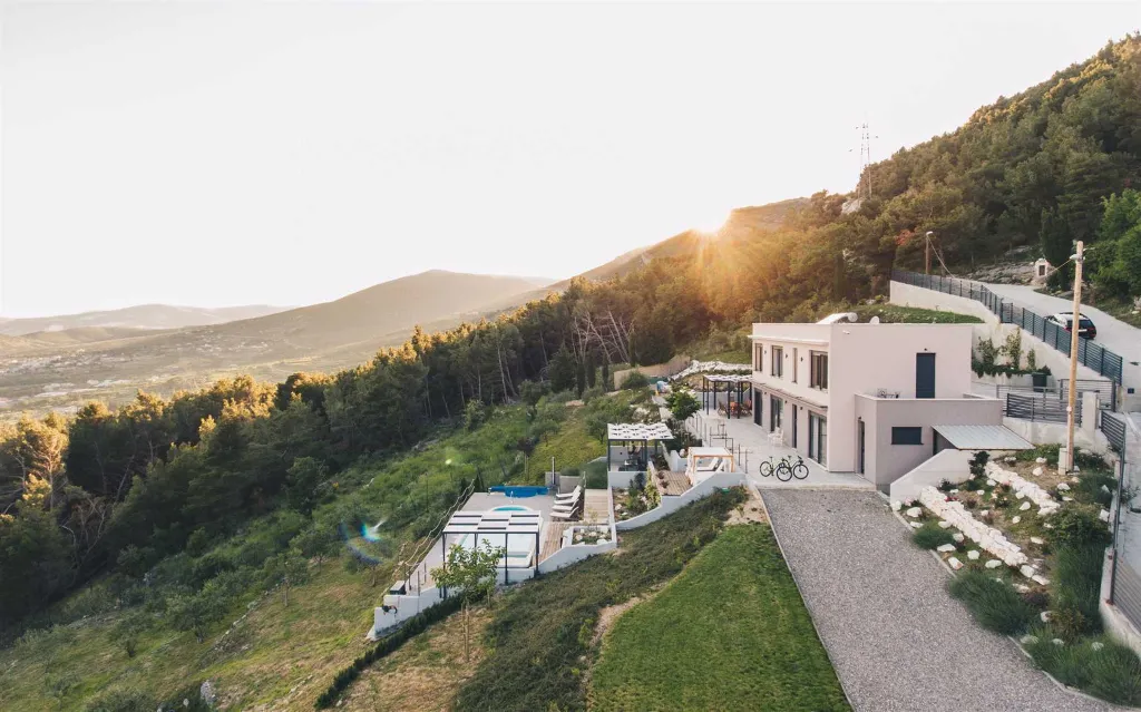 Modern Panorama Villa with Pool in Kaštel Stari