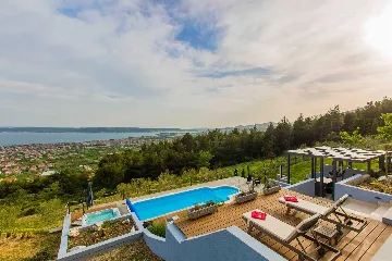 Modern Panorama Villa with Pool in Kaštel Stari