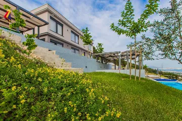 Modern Panorama Villa with Pool in Kaštel Stari