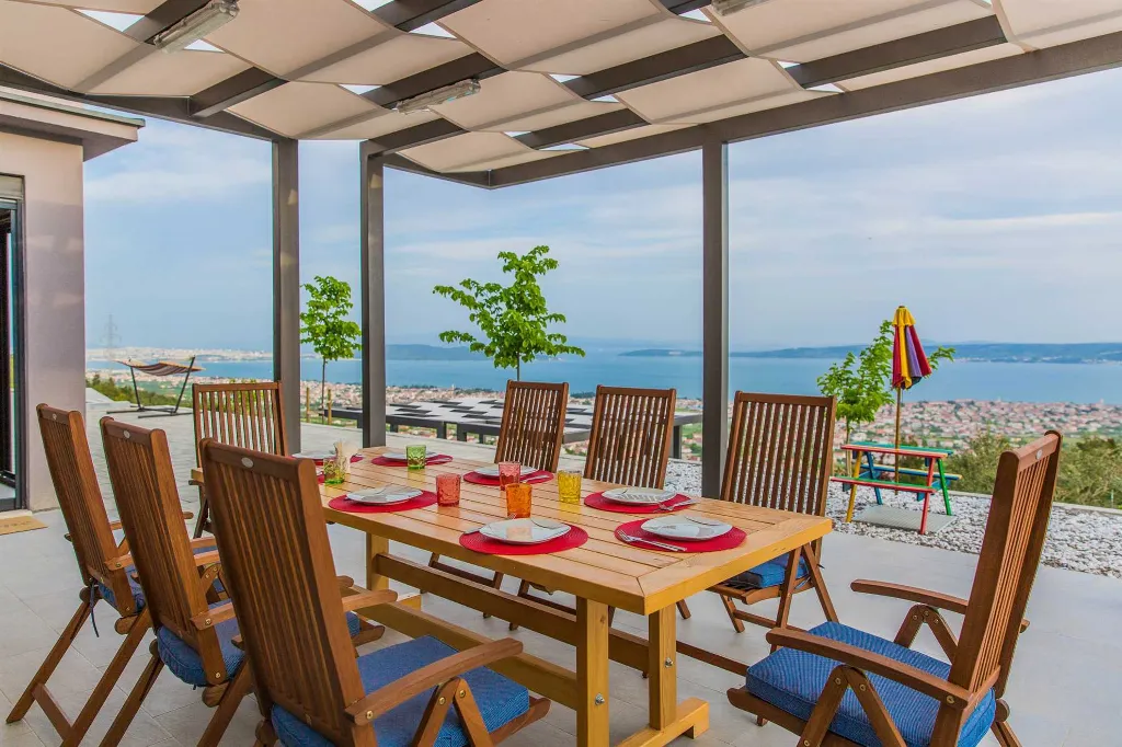Modern Panorama Villa with Pool in Kaštel Stari