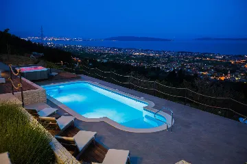 Modern Panorama Villa with Pool in Kaštel Stari