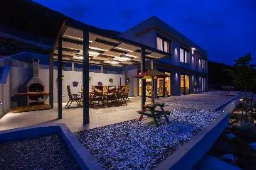 Modern Panorama Villa with Pool in Kaštel Stari