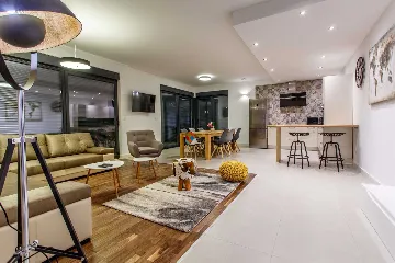 Modern Panorama Villa with Pool in Kaštel Stari