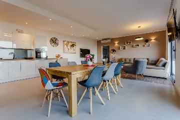 Modern Panorama Villa with Pool in Kaštel Stari