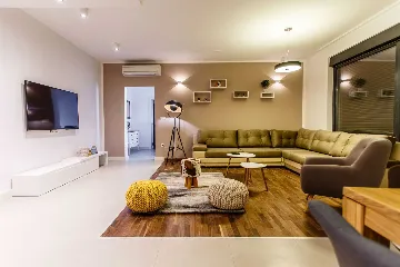 Modern Panorama Villa with Pool in Kaštel Stari