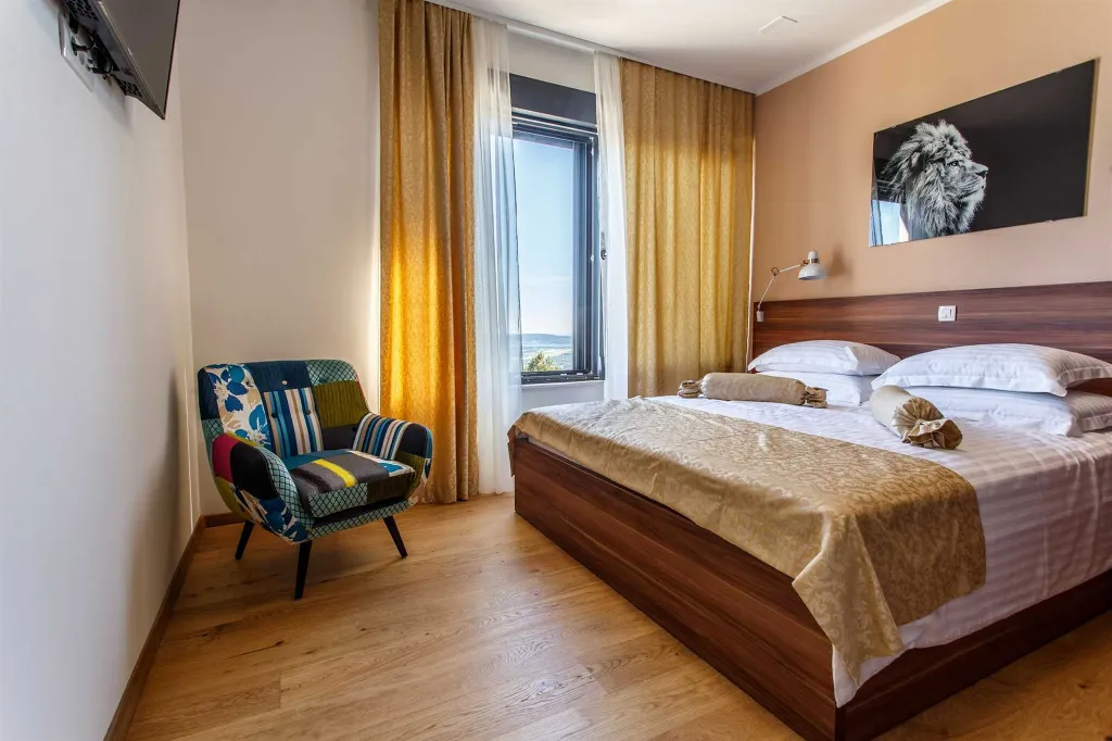 Modern Panorama Villa with Pool in Kaštel Stari