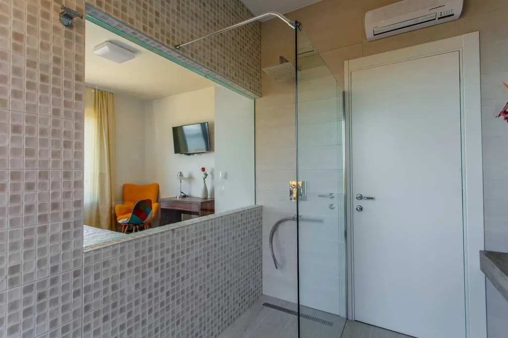 Modern Panorama Villa with Pool in Kaštel Stari