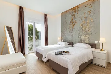 Contemporary Villa with Heated Pool in Pula