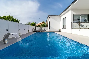 Contemporary Villa with Heated Pool in Pula