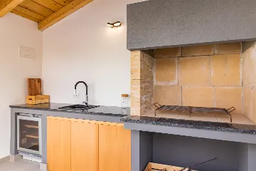 Contemporary Villa with Heated Pool in Pula