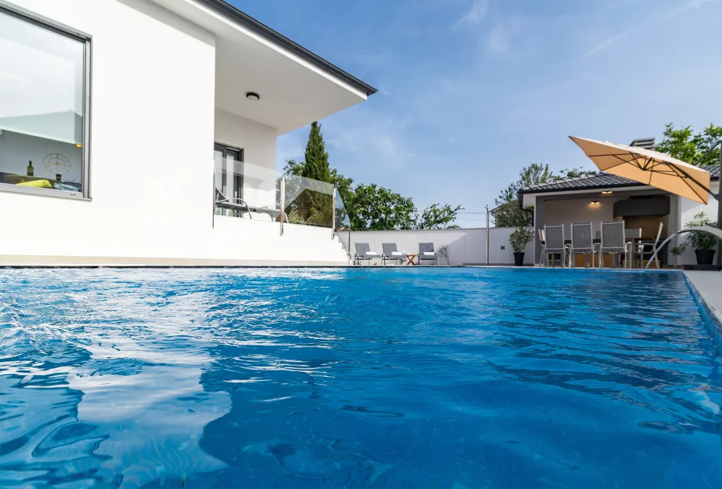 Contemporary Villa with Heated Pool in Pula
