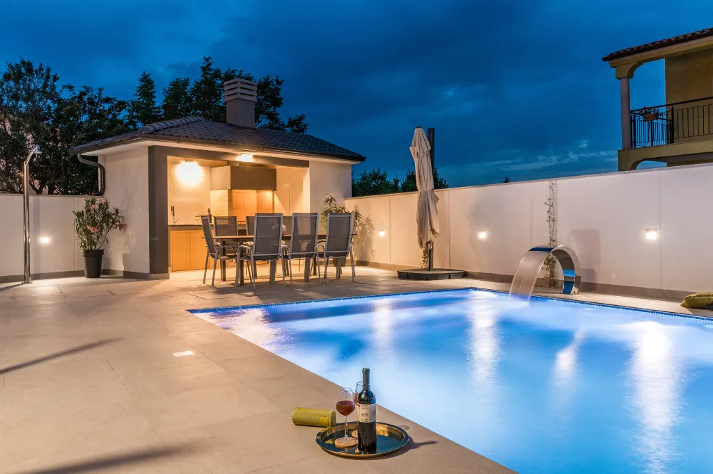 Contemporary Villa with Heated Pool in Pula