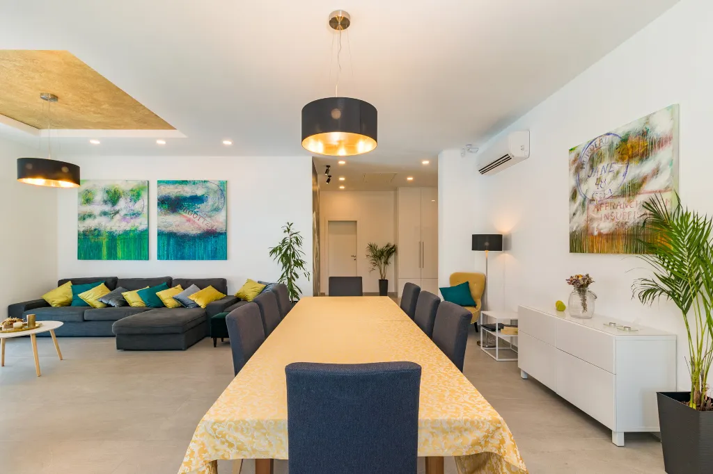 Contemporary Villa with Heated Pool in Pula