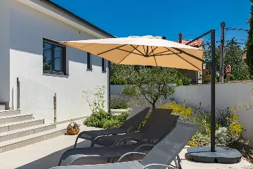 Contemporary Villa with Heated Pool in Pula