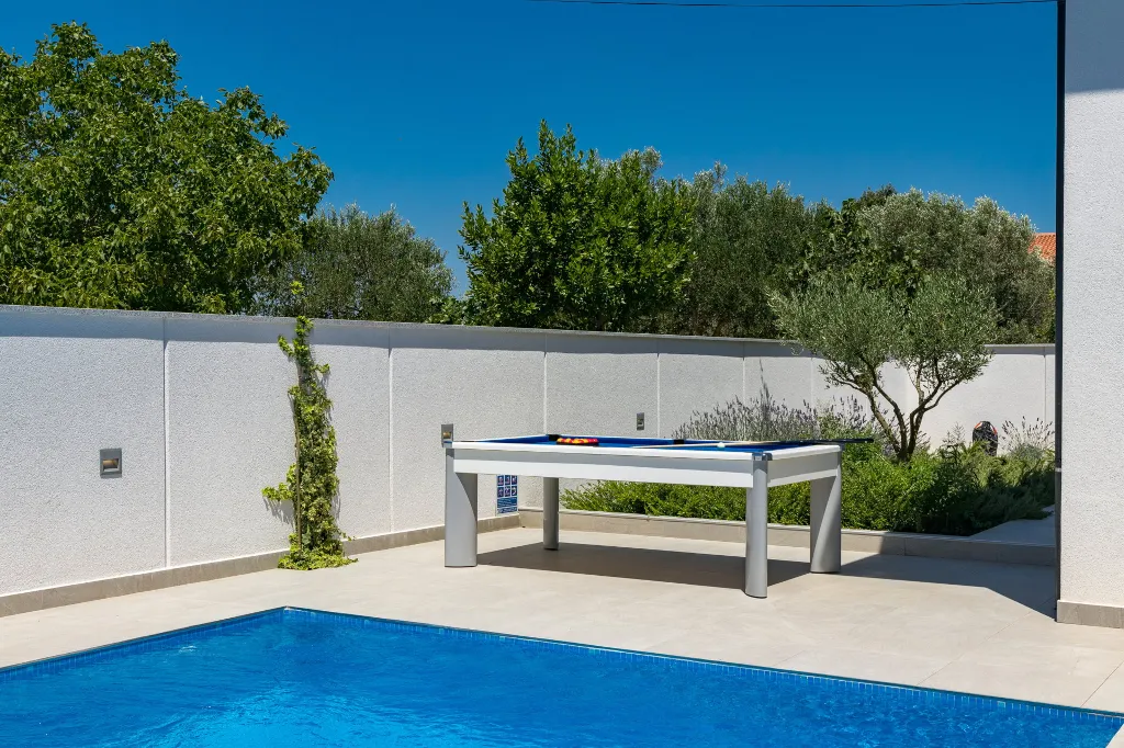 Contemporary Villa with Heated Pool in Pula
