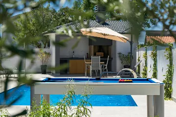Contemporary Villa with Heated Pool in Pula