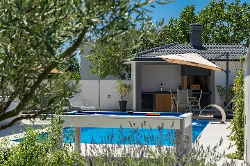 Contemporary Villa with Heated Pool in Pula