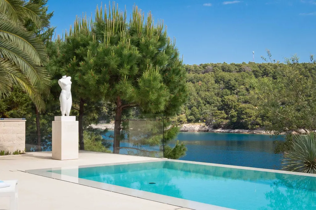 Seaside Villa Retreat with Pool in Selca
