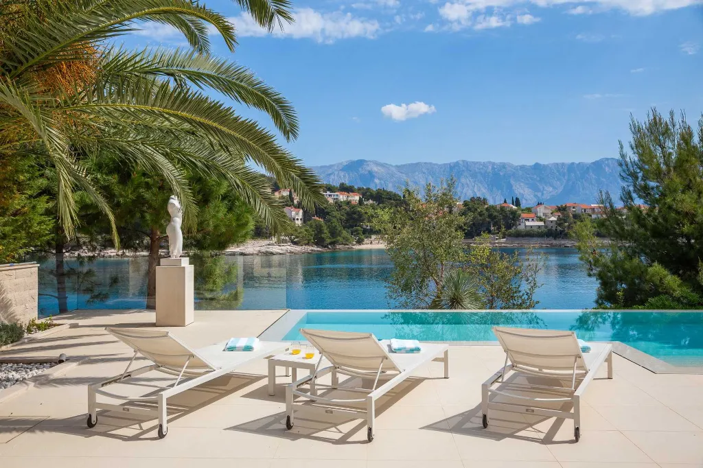 Seaside Villa Retreat with Pool in Selca