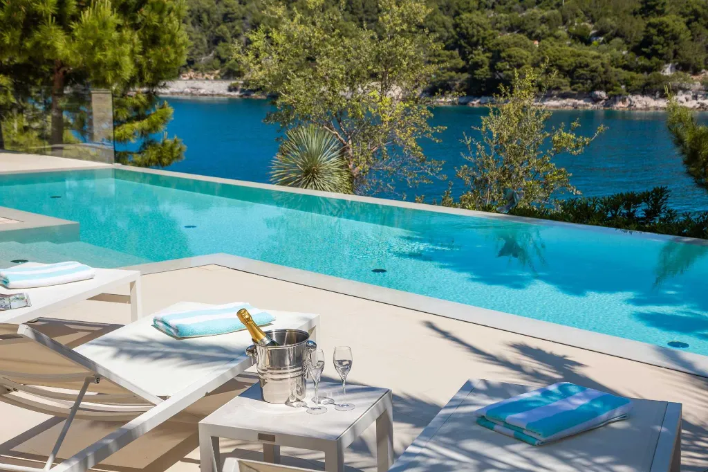 Seaside Villa Retreat with Pool in Selca
