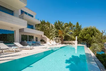 Seaside Villa Retreat with Pool in Selca