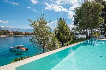 Seaside Villa Retreat with Pool in Selca