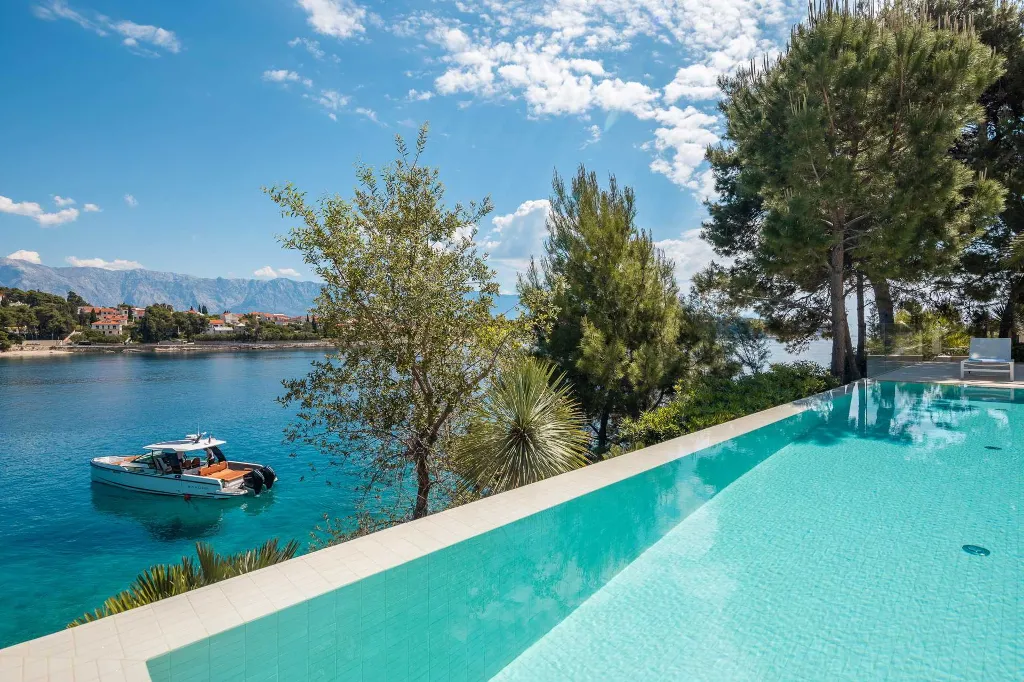 Seaside Villa Retreat with Pool in Selca