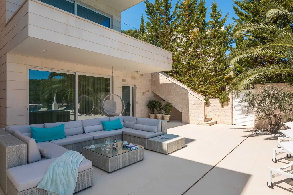 Seaside Villa Retreat with Pool in Selca