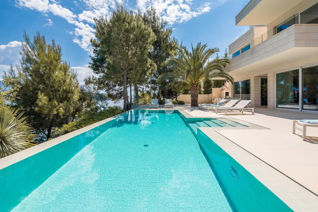Seaside Villa Retreat with Pool in Selca