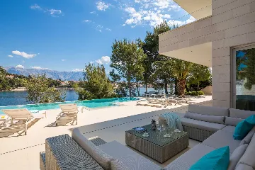 Seaside Villa Retreat with Pool in Selca