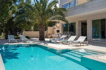 Seaside Villa Retreat with Pool in Selca