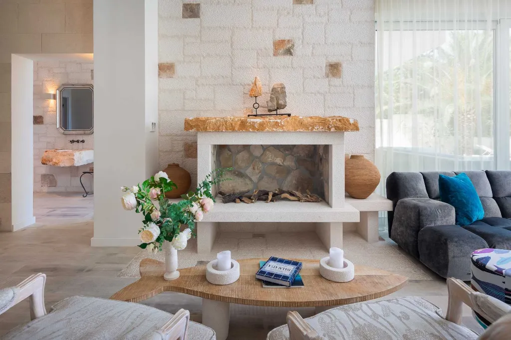 Seaside Villa Retreat with Pool in Selca