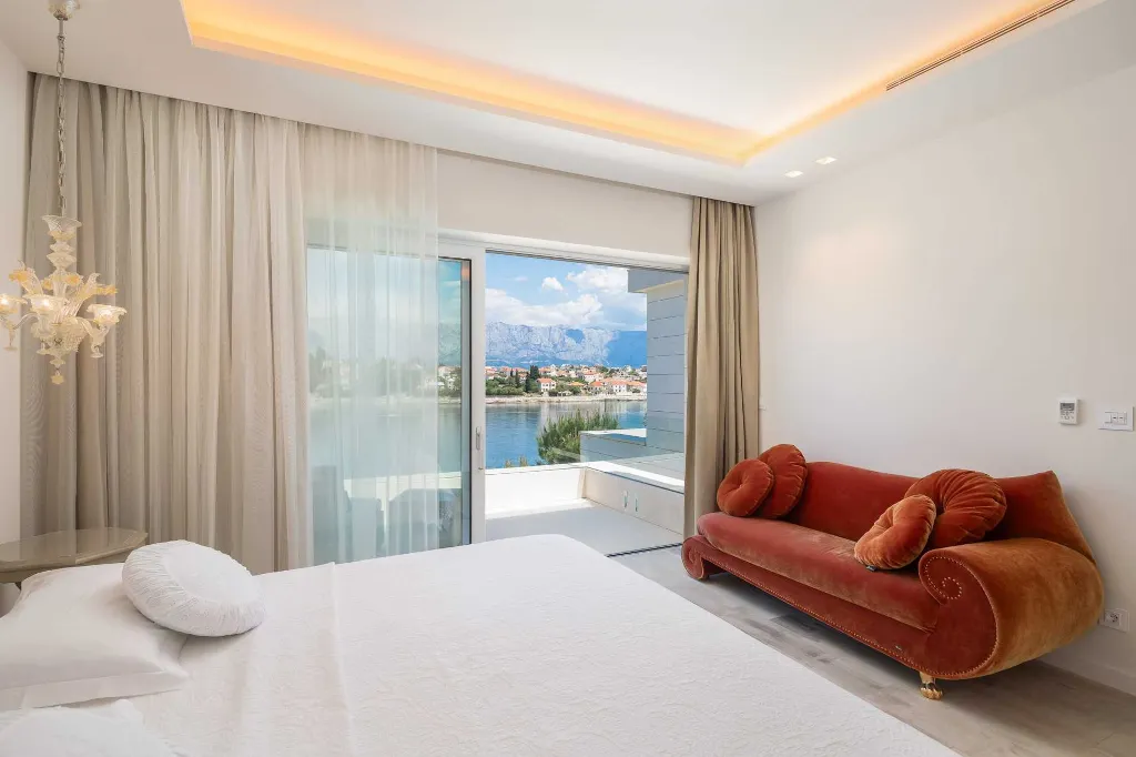 Seaside Villa Retreat with Pool in Selca