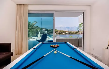 Seaside Villa Retreat with Pool in Selca