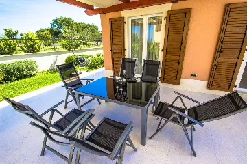 Contemporary Villa with Pool in Splitska