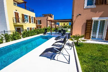 Contemporary Villa with Pool in Splitska