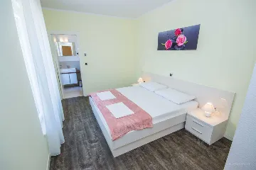 Contemporary Villa with Pool in Splitska