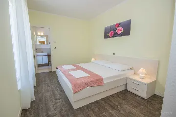 Contemporary Villa with Pool in Splitska