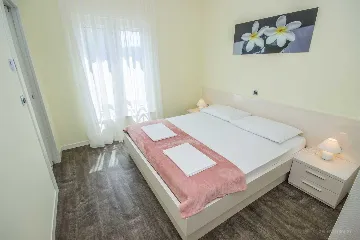 Contemporary Villa with Pool in Splitska