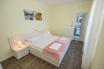 Contemporary Villa with Pool in Splitska