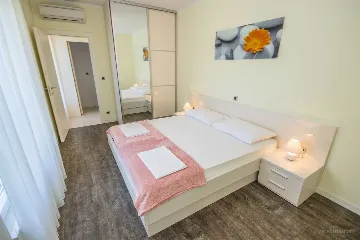 Contemporary Villa with Pool in Splitska