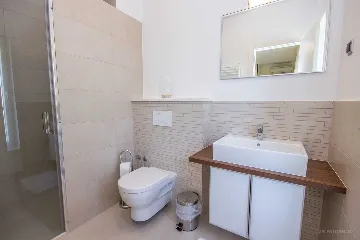 Contemporary Villa with Pool in Splitska