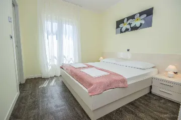 Contemporary Villa with Pool in Splitska