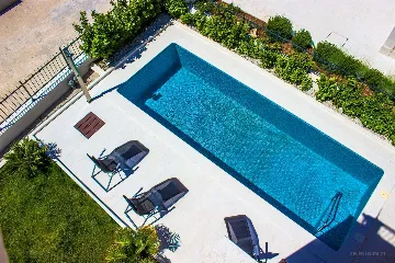 Contemporary Villa with Pool in Splitska