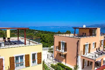 Contemporary Villa with Pool in Splitska