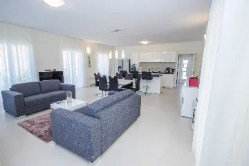 Modern Family Villa with Pool in Splitska