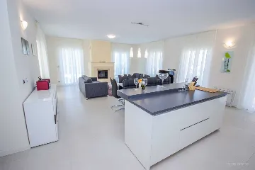 Modern Family Villa with Pool in Splitska