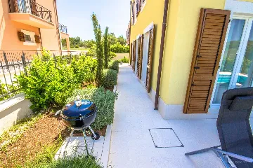 Modern Family Villa with Pool in Splitska