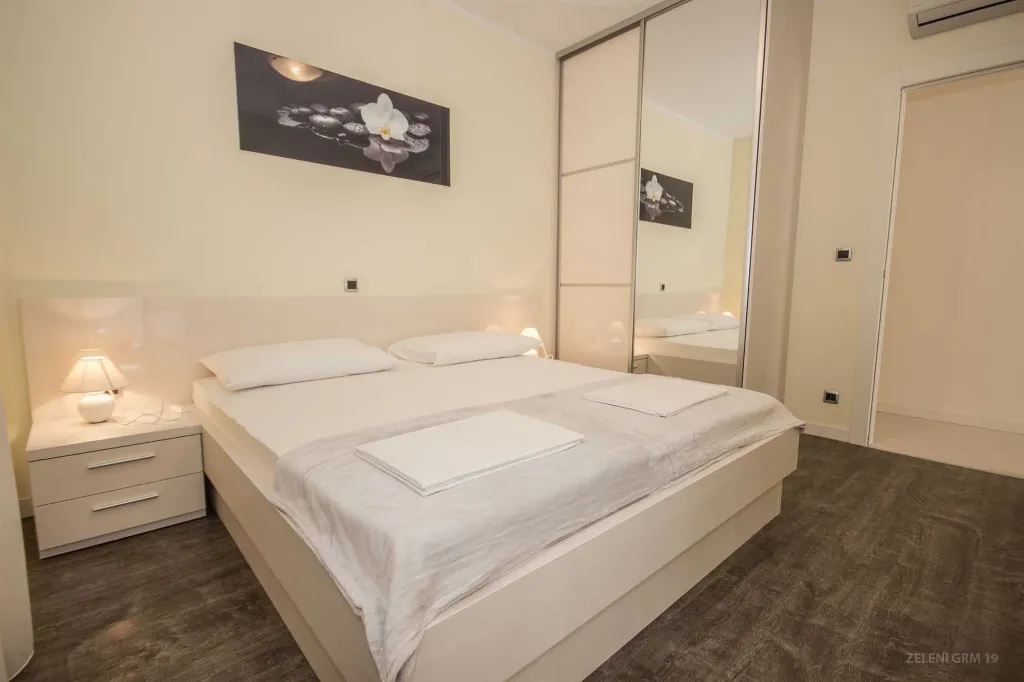 Modern Family Villa with Pool in Splitska