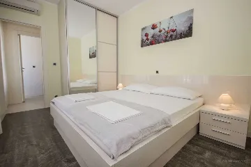 Modern Family Villa with Pool in Splitska